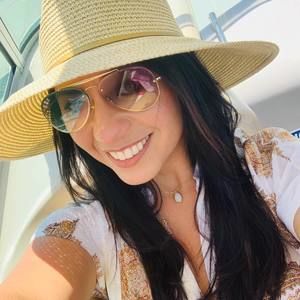 Meet your Posher, Gina